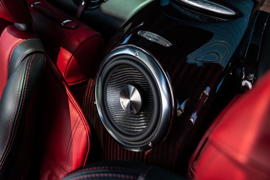 Детали интерьера Pagani Huayra Red Carbon 2014 года  (фото 19 из 26)